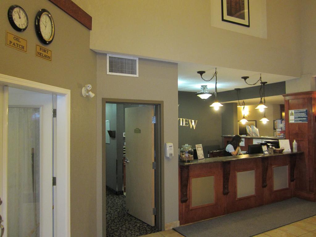 Lakeview Inns & Suites - Fort Nelson Εξωτερικό φωτογραφία
