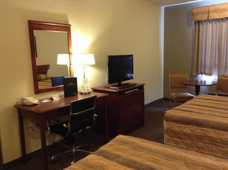Lakeview Inns & Suites - Fort Nelson Εξωτερικό φωτογραφία